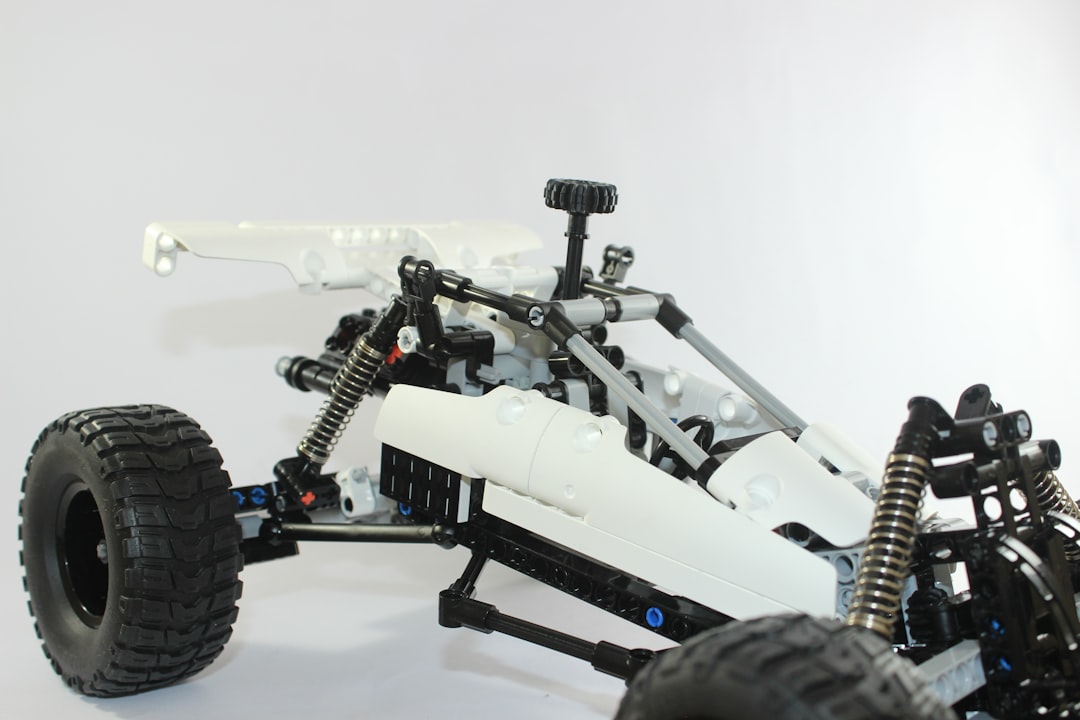 휴머노이드 로봇 신뢰도 99.999%? 현실 적용의 기술적 도전과 윤리적 고찰