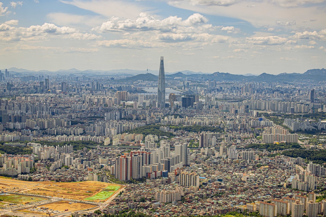 압여목성 재건축 대전: 건설사 선택 집중, 시장 판도 변화 주목