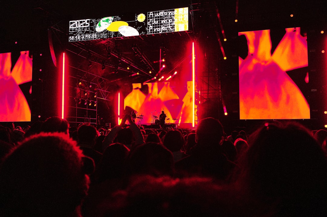 K-팝, 글로벌 문화 교류의 촉매제: 사회적 영향력 심층 분석