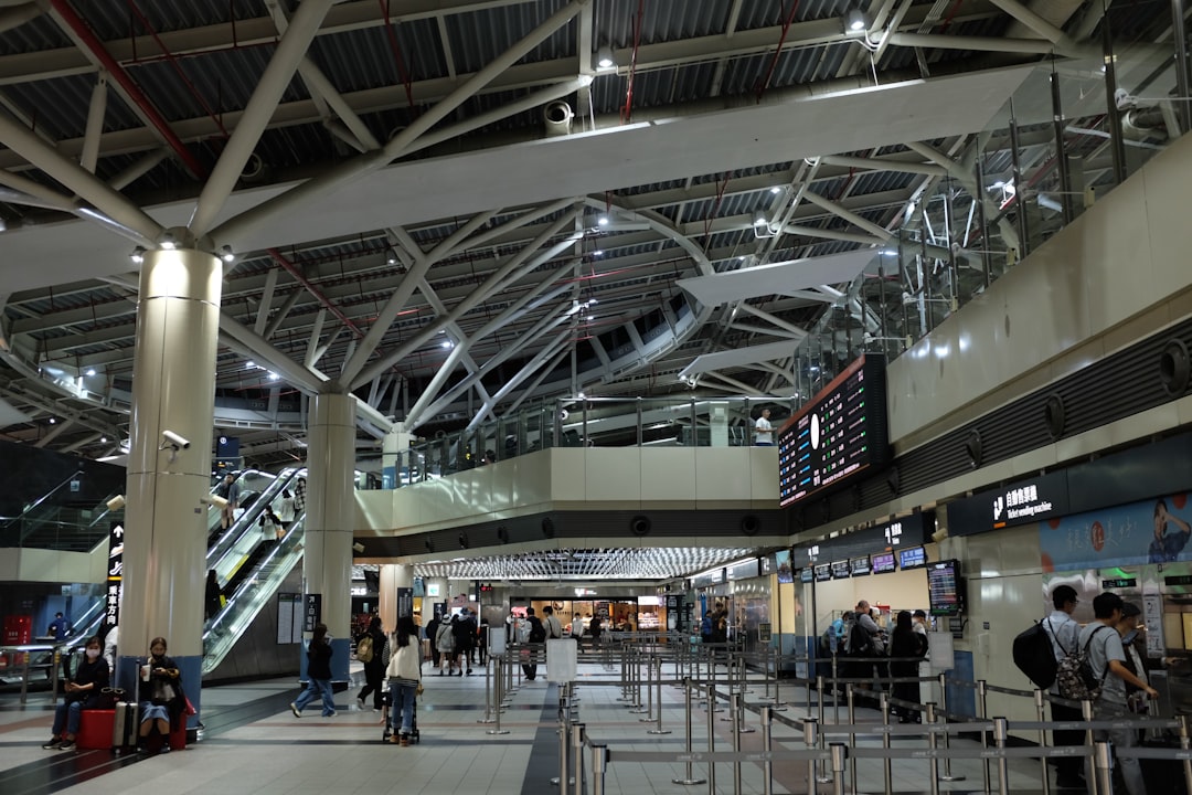 이란 침공 여파, 여행업계 직격탄: 불안정한 국제정세와 여행 심리 위축