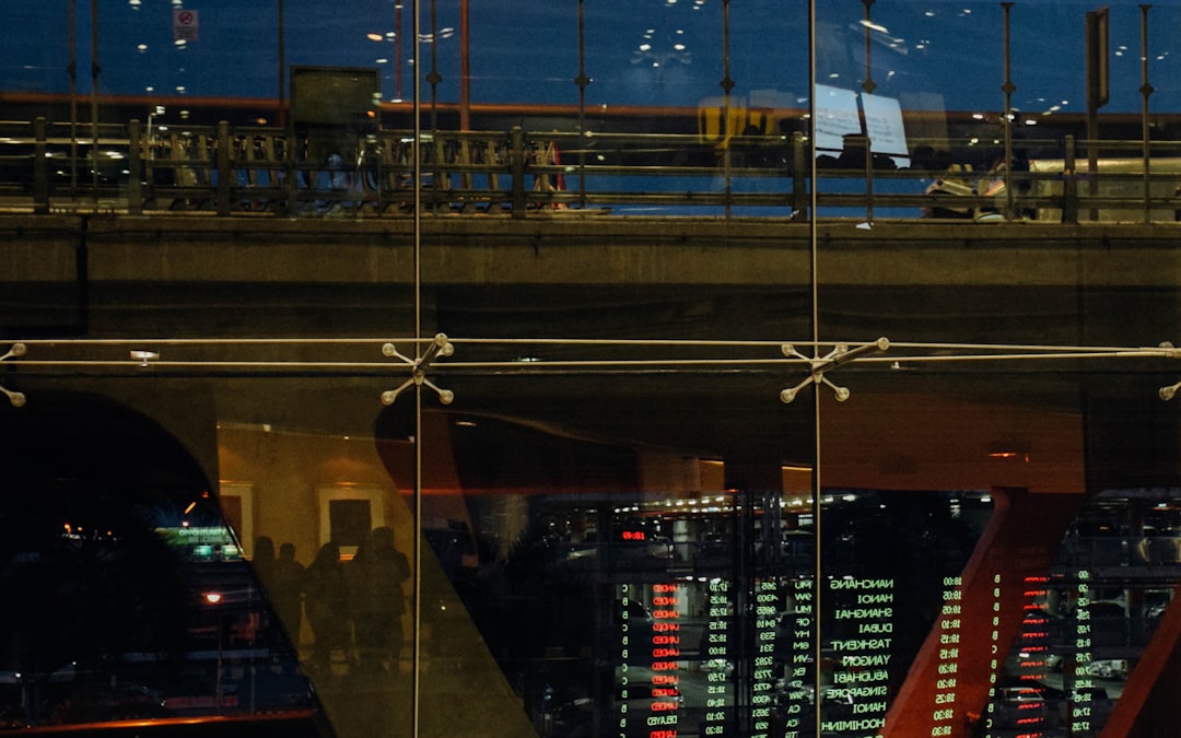 빚투, 영끌… 코스피 7000 전망 맹신한 개인 투자자들의 불안한 투자